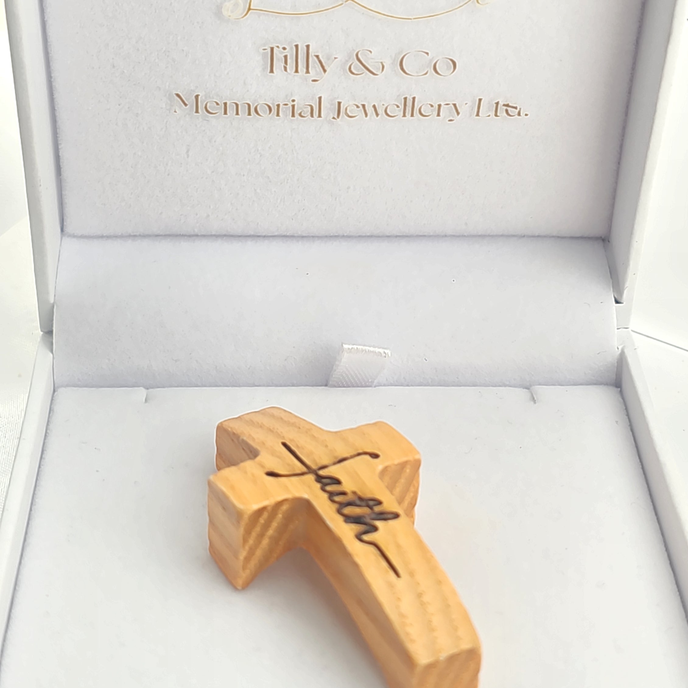 The 'Comforting Cross' Personalised Remembrance Keepsake image 1