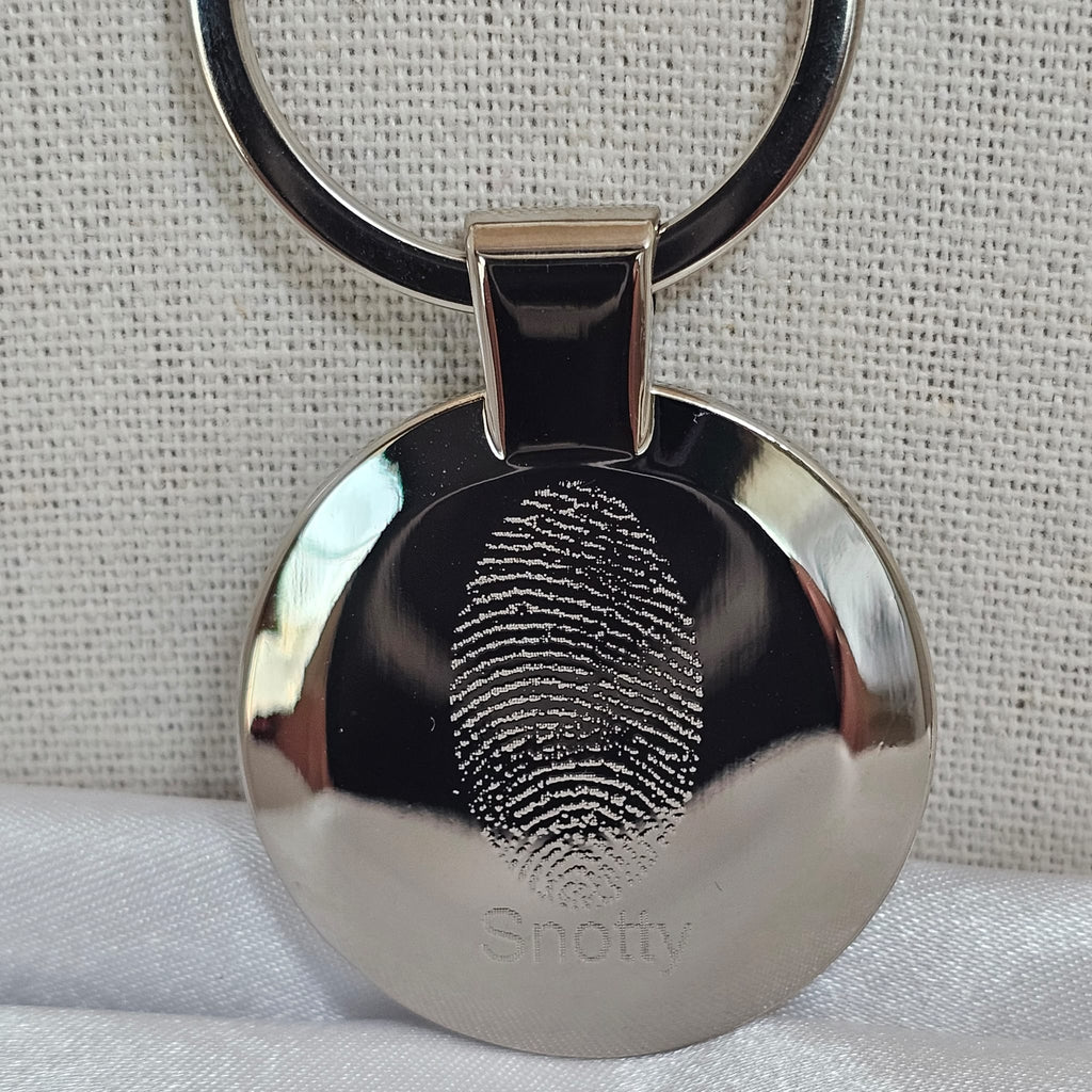 Circle of Love'  Engraved Keyring image 2