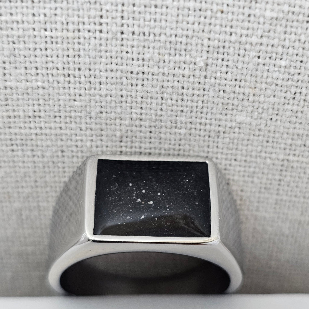 Legacy Signet' Memorial Ring image 2