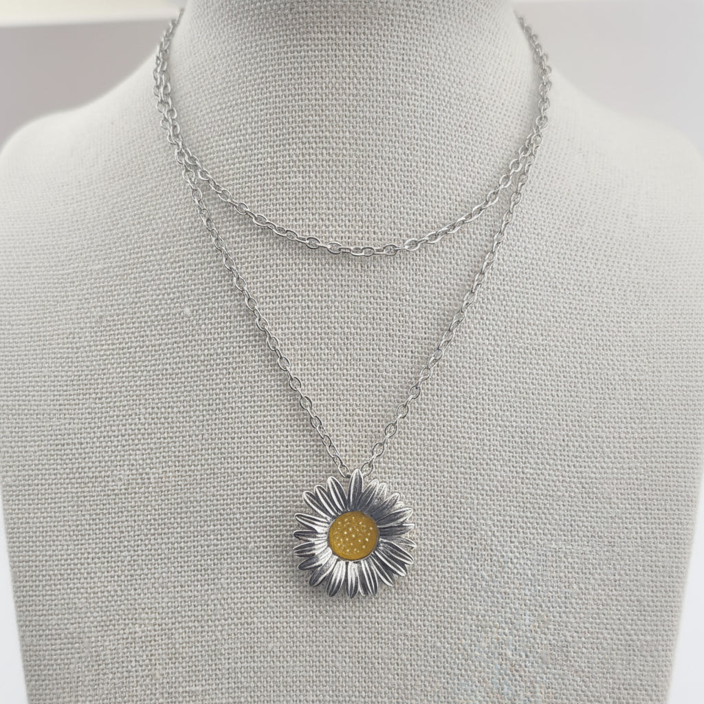 Daisy Bloom Stainless Steel Memorial Daisy Shaped Pendant Tilly&o Memorial Jewellery