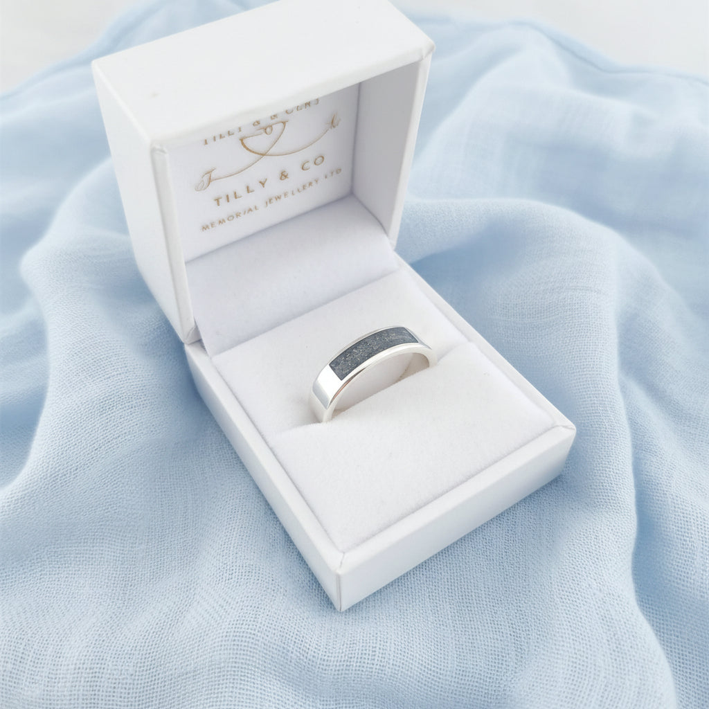 The Eternal Affinity' Sterling Silver Memorial Channel Band.