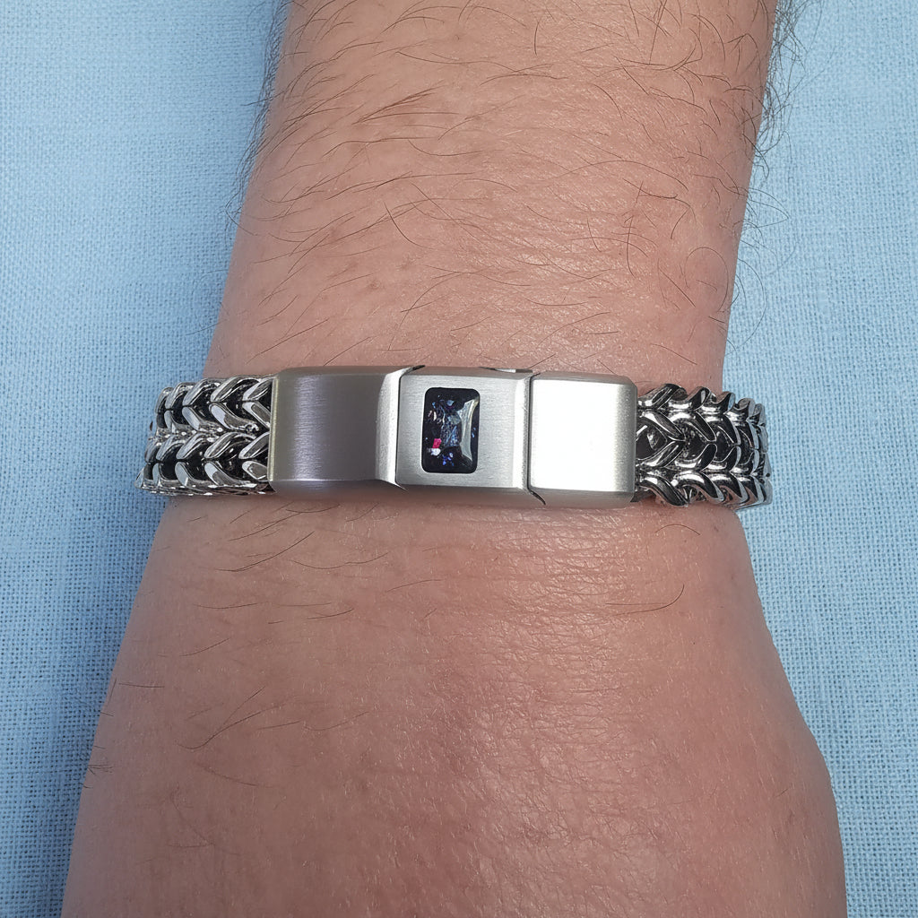 The Legacy Link' Stainless Steel Unisex Memorial Bracelet.