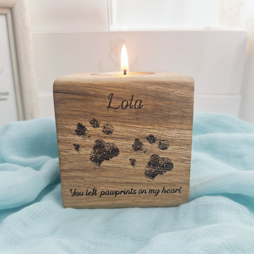 The 'Whispering light 'Oak Urn Keepsake