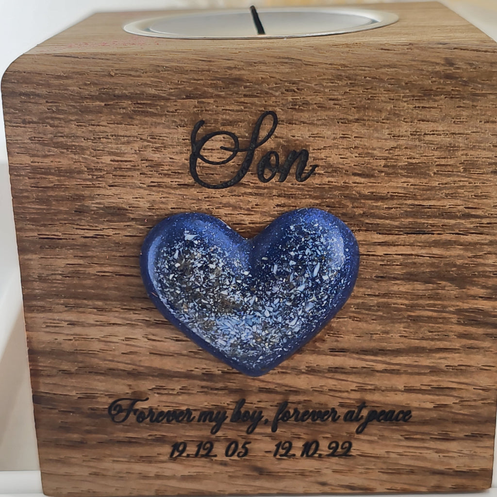 The 'Whispering light 'Oak Urn with heart inclusion Keepsake