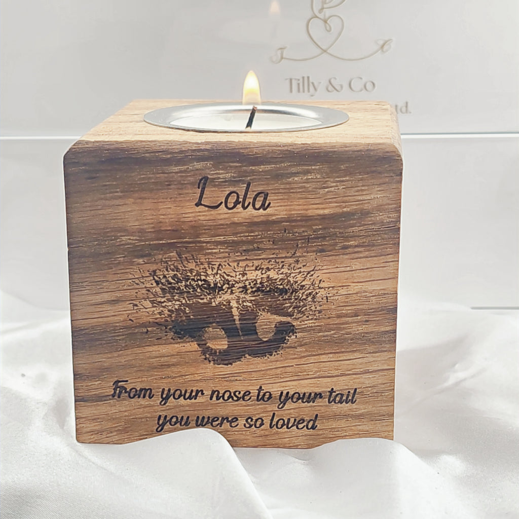 The 'Whisperlight 'Oak Urn Pet collection.